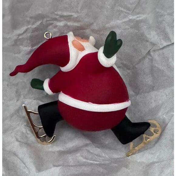 2013 Ice Skating Santa Claus Christmas Hallmark Keepsake Ornament - Picture 8 of 9